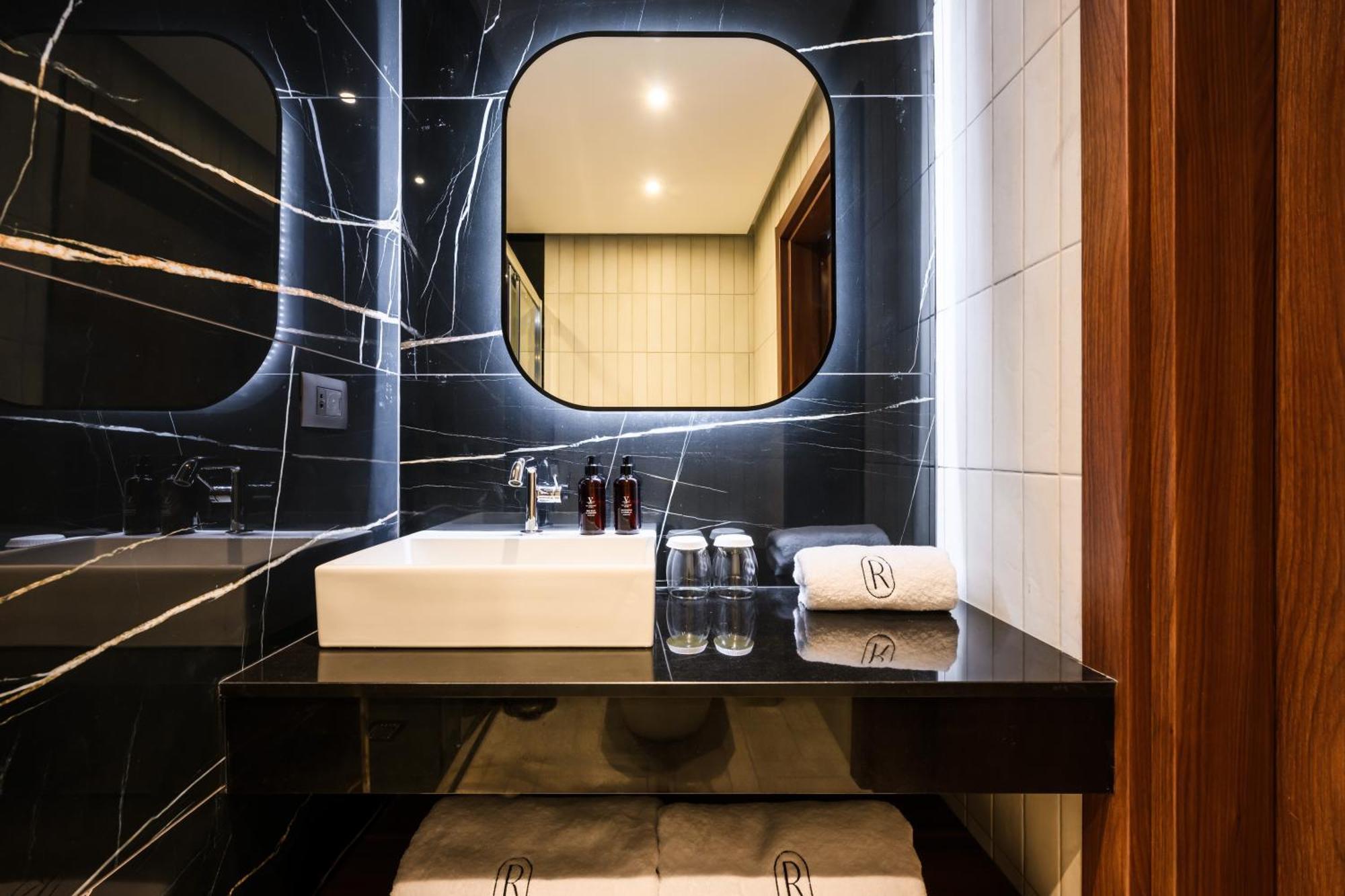 Royale Sainte Helene Boutique Hotel Биркиркара Екстериор снимка
