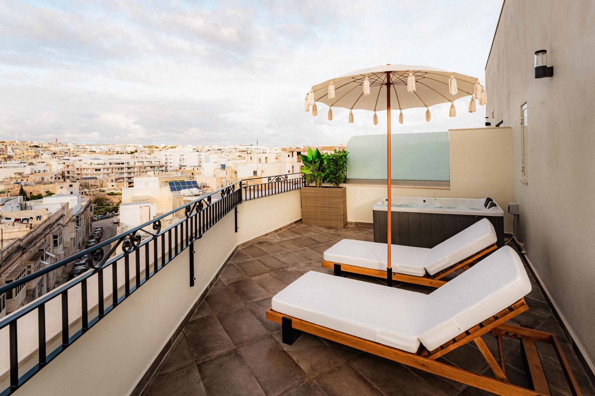 Royale Sainte Helene Boutique Hotel Биркиркара Екстериор снимка