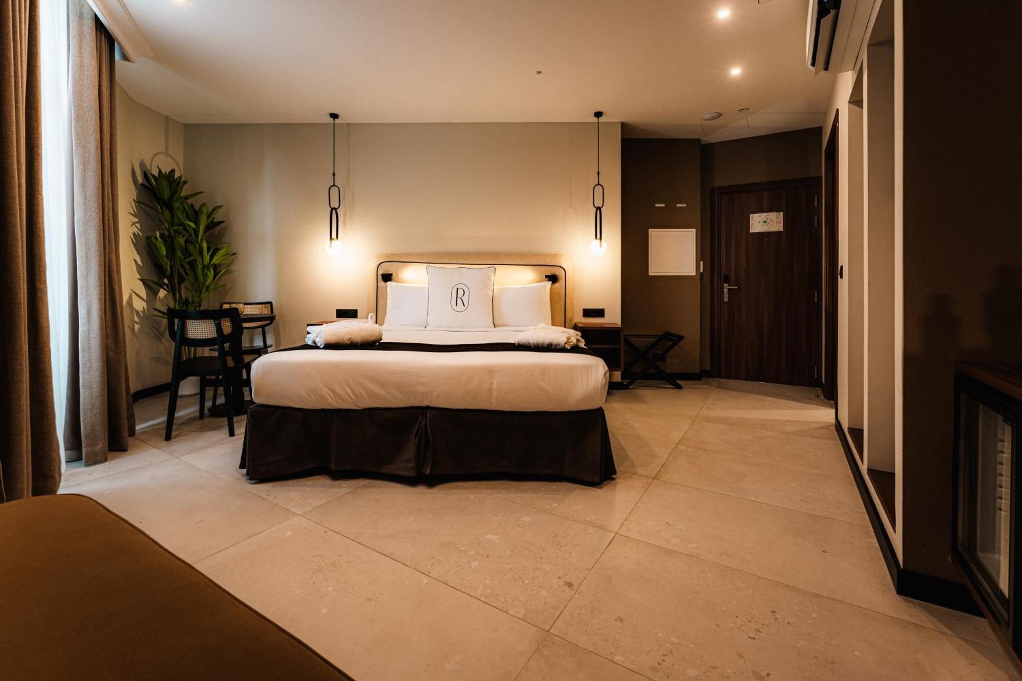 Royale Sainte Helene Boutique Hotel Биркиркара Екстериор снимка