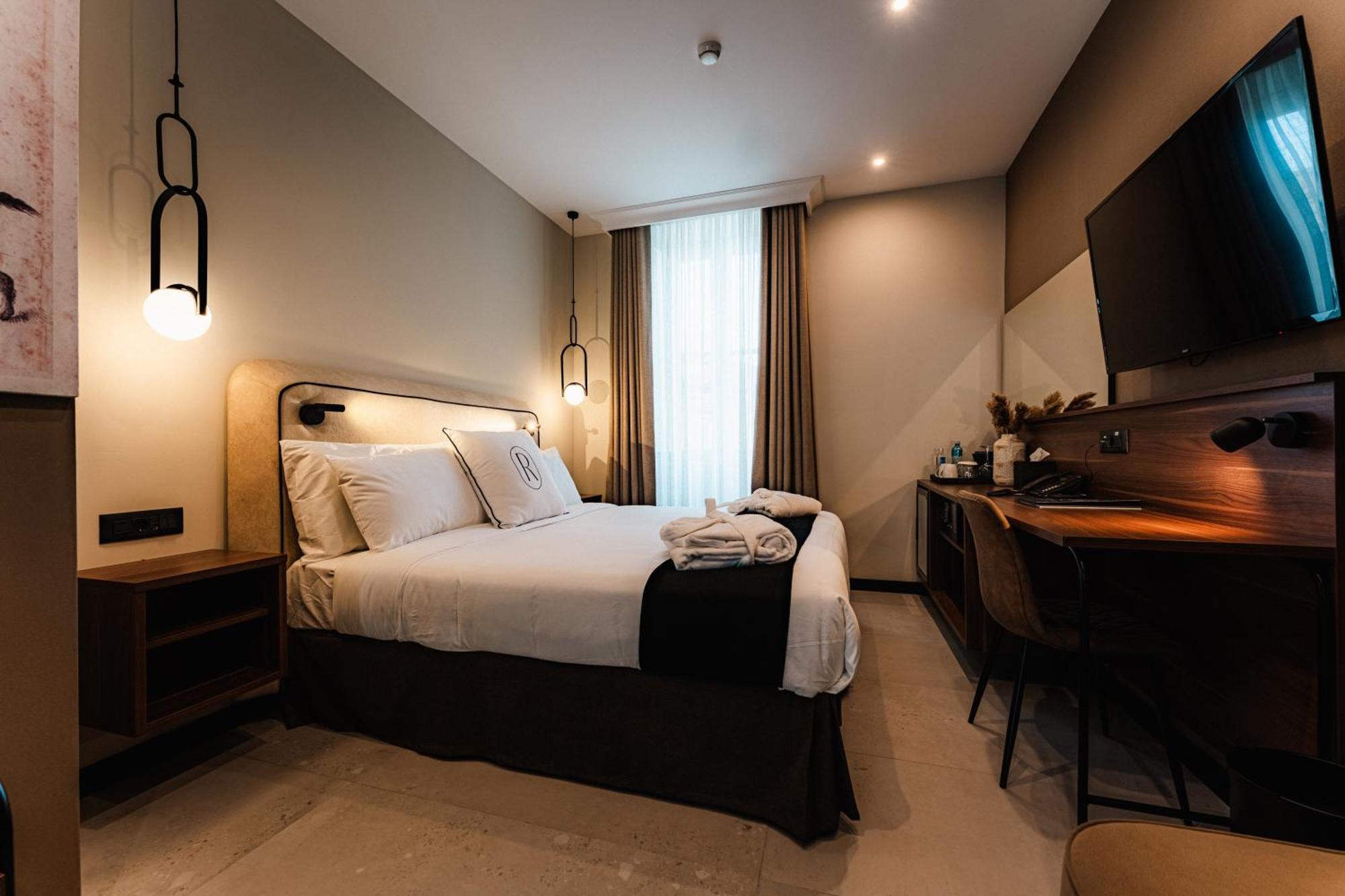 Royale Sainte Helene Boutique Hotel Биркиркара Екстериор снимка