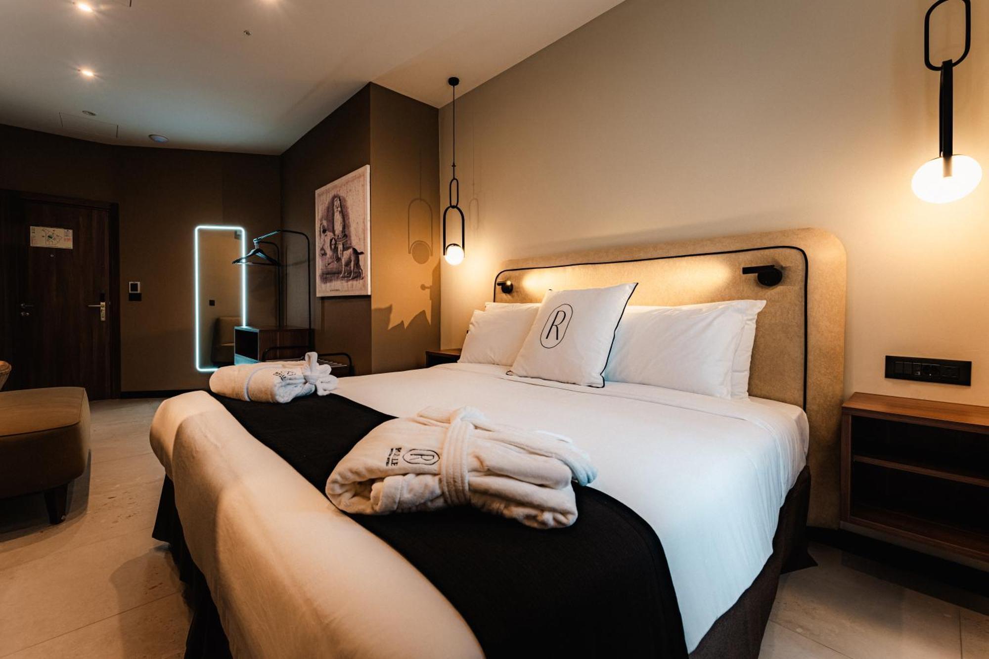 Royale Sainte Helene Boutique Hotel Биркиркара Екстериор снимка