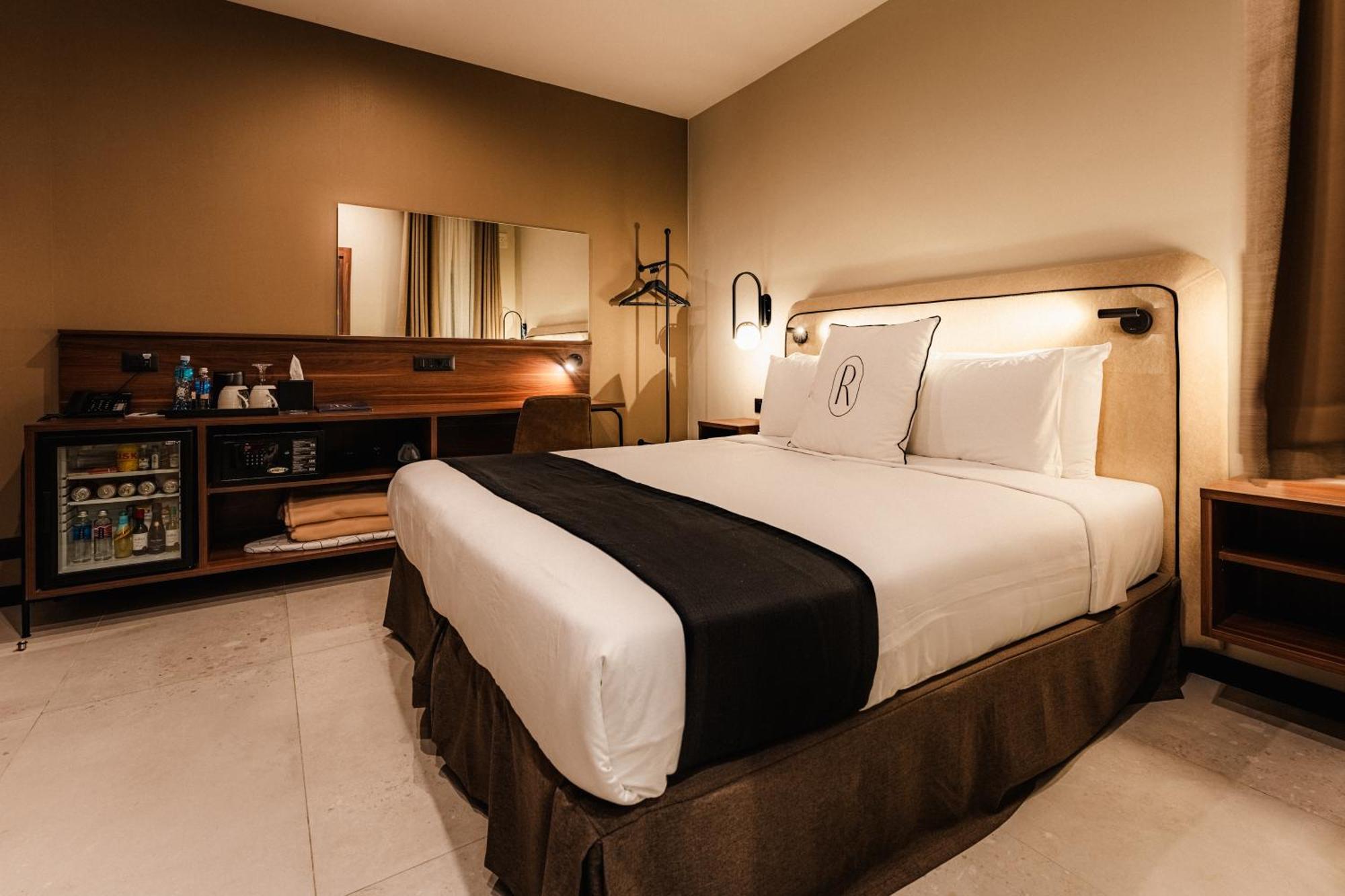 Royale Sainte Helene Boutique Hotel Биркиркара Екстериор снимка