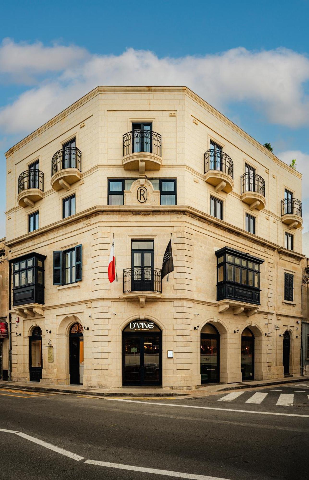 Royale Sainte Helene Boutique Hotel Биркиркара Екстериор снимка